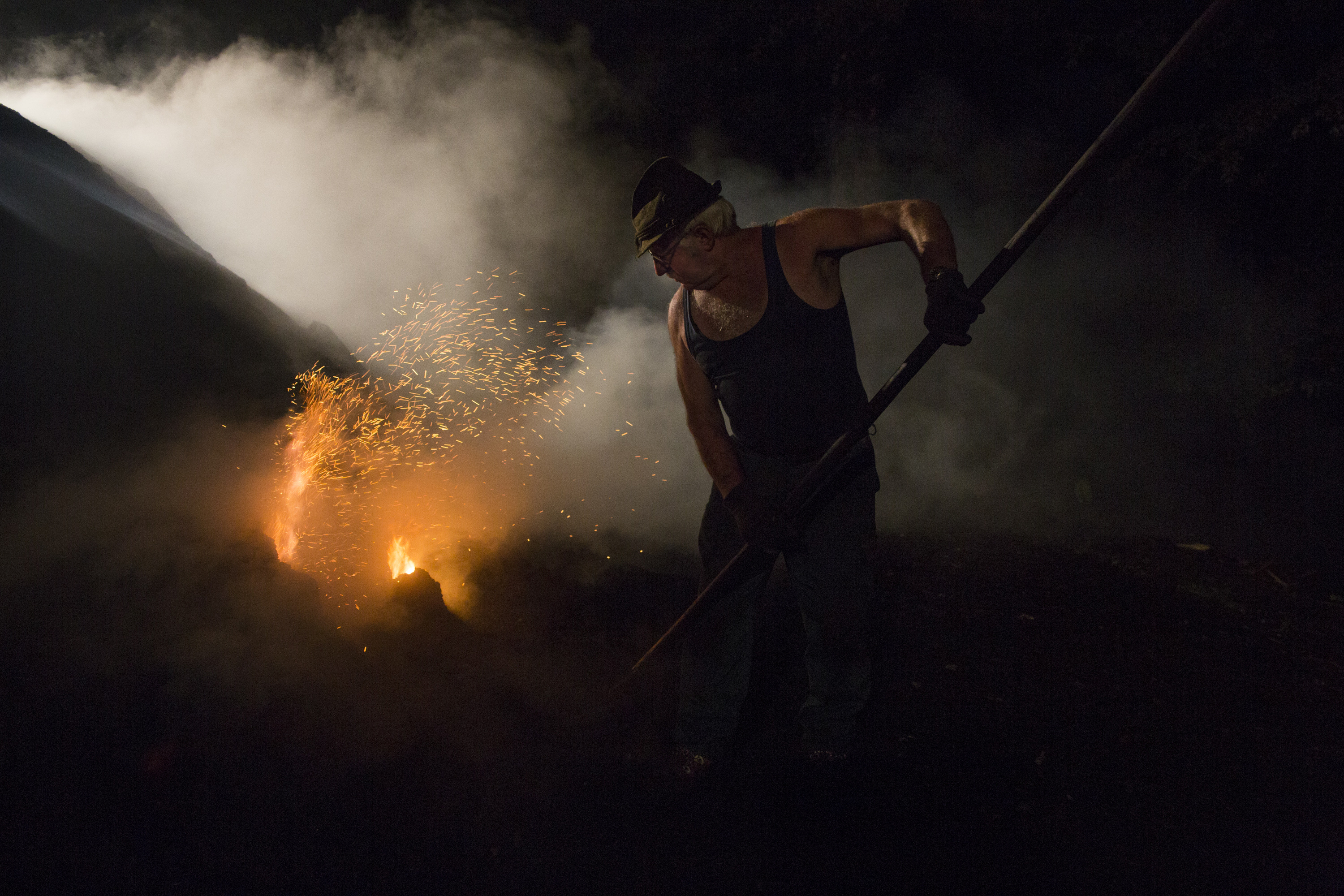LA NUIT DES CHARBONNIERS image