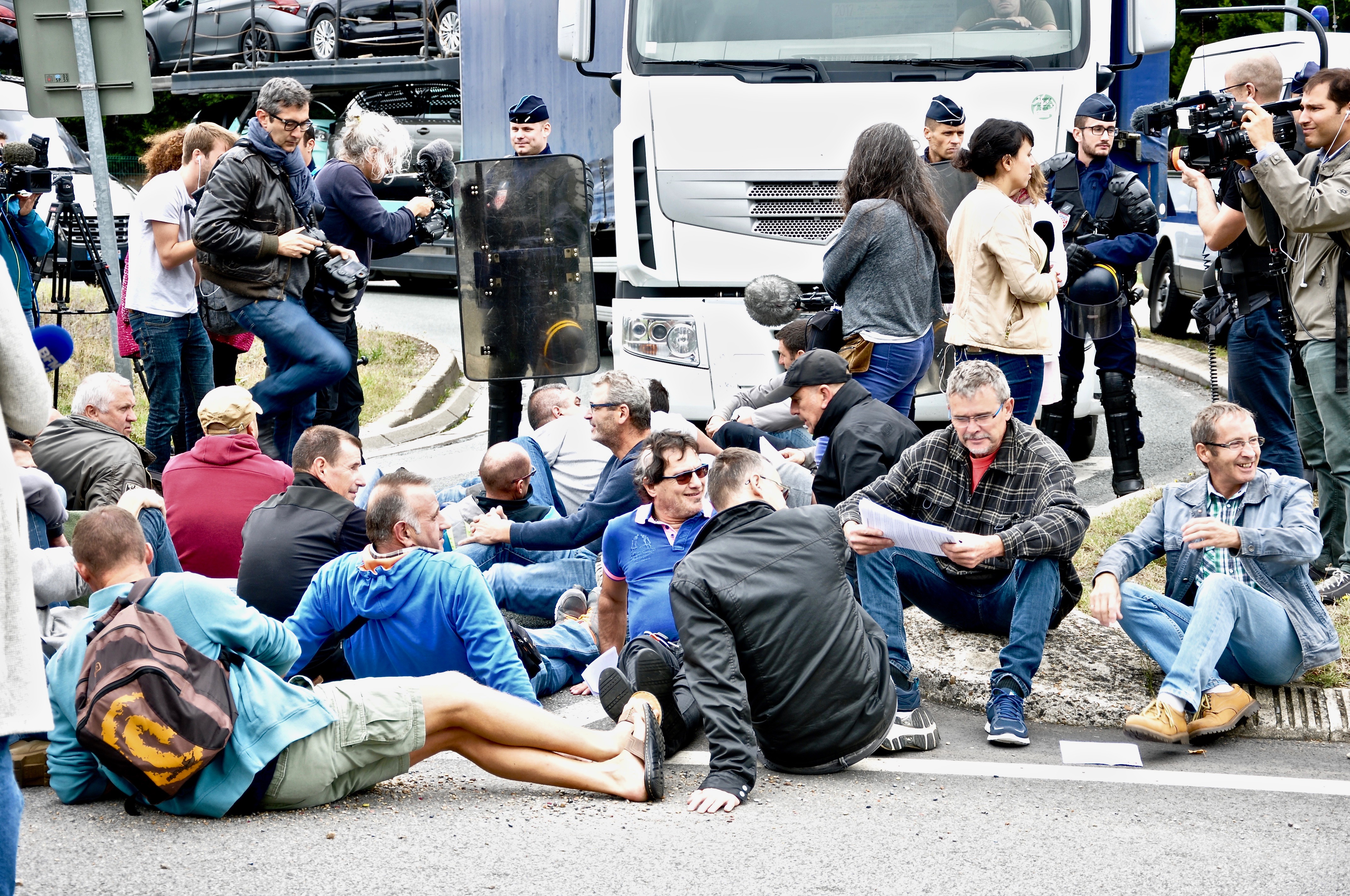 ON VA TOUT PÉTER image